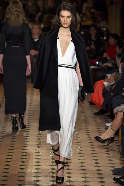 Look 34